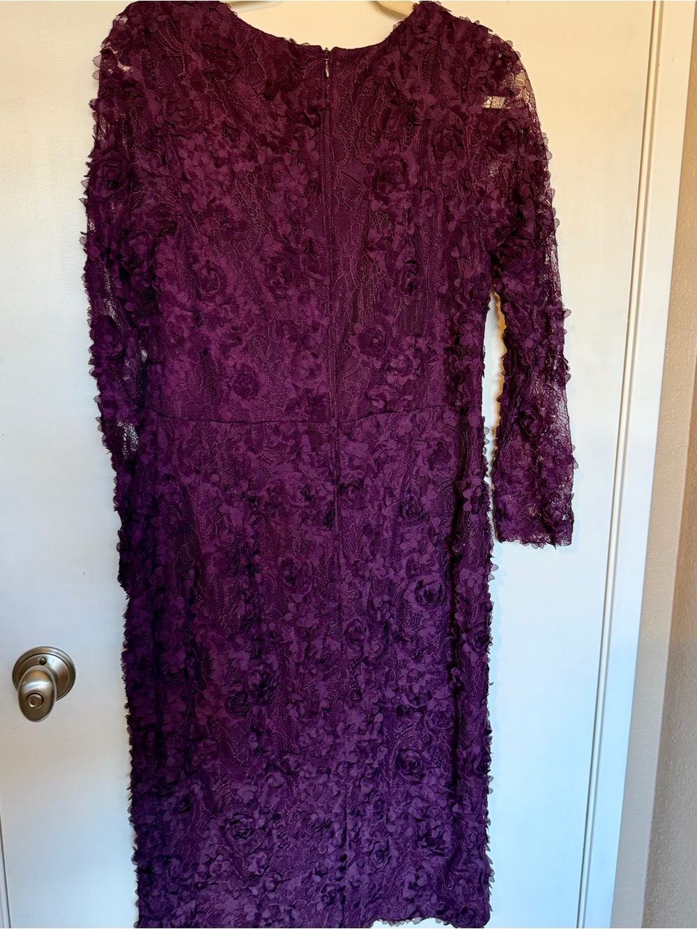 Women’s Xscape size 14 Purple Lace Floral Sheath Dress - Picture 4 of 4
